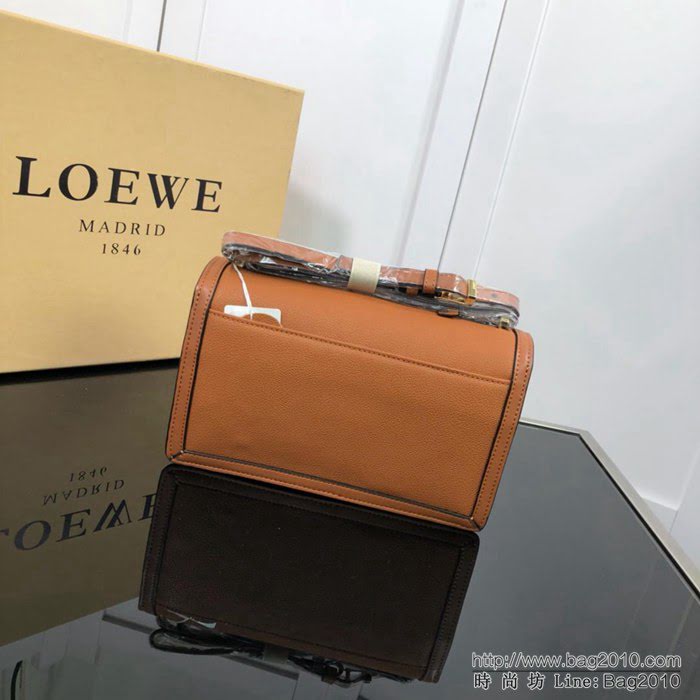 LOEWE羅意威 Barcelona 荔枝紋三角包 小牛皮肩背斜挎包 雜誌爆款 0158荔枝紋  jdl1219